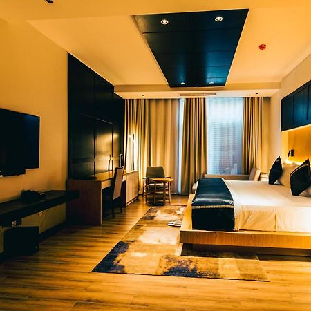 Blackwood Boutique Hotel And Apartments Дар-эс-Саламе Экстерьер фото